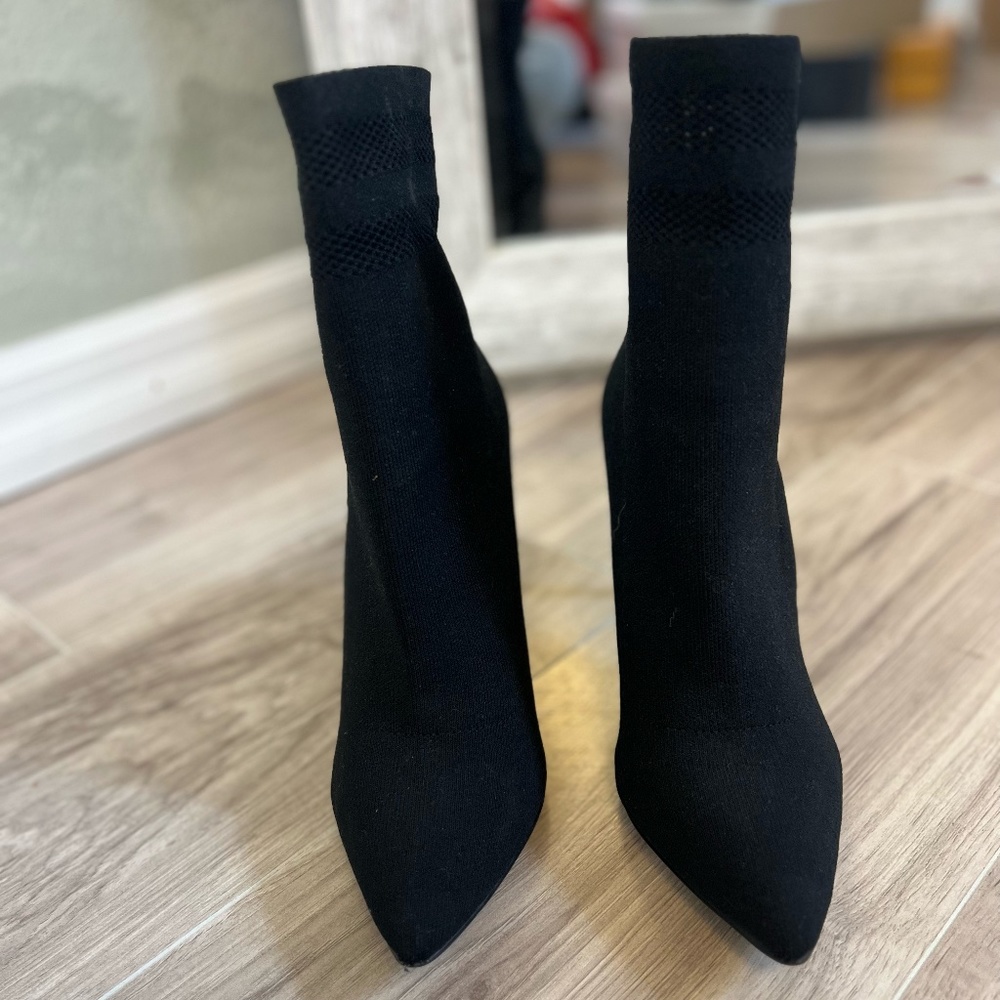 BLACK SOCK BOOTIES